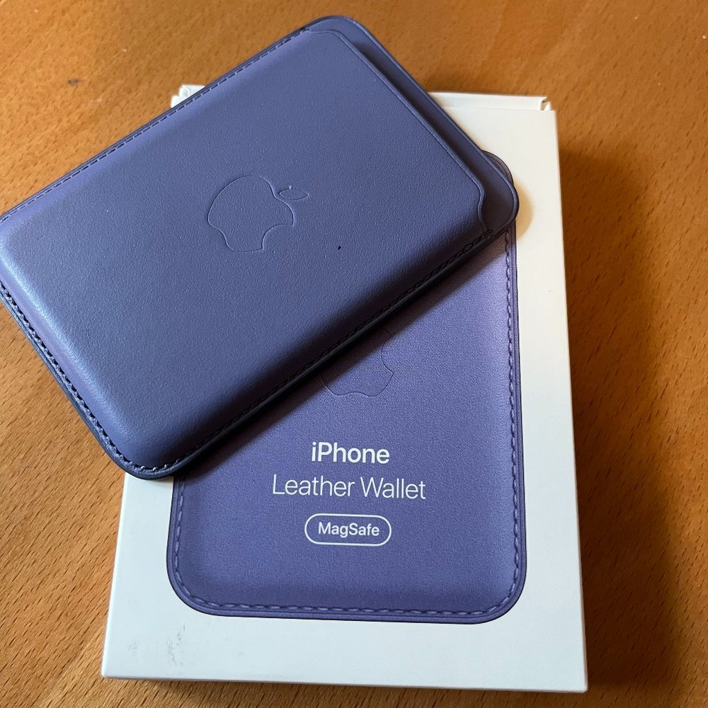 Apple Magsafe wallet, leather